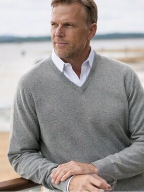 Gleneagles 100% Cashmere V-Neck Sweater Gray Size Small